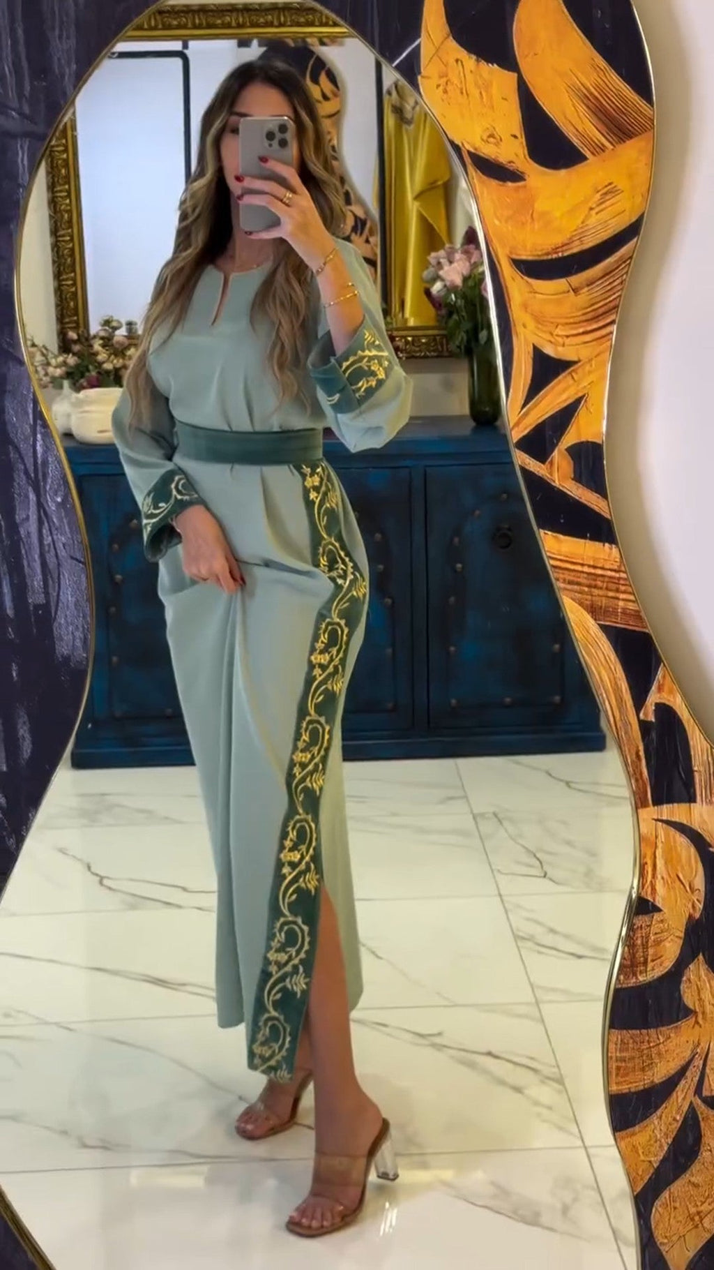 🌸 Caftan Élégance — The perfect blend of modernity and refinement