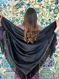 🌟 Châle Noir Élégance Dorée – Raffinement et Intemporalité 🌟