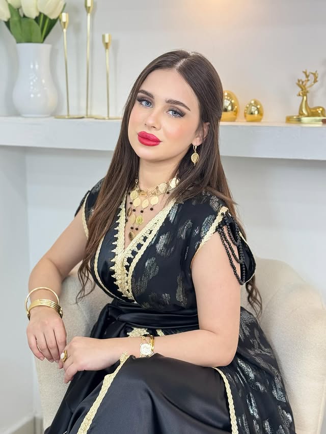 ✨ Two-piece black satin kaftan with embroidered gold Tlija ✨