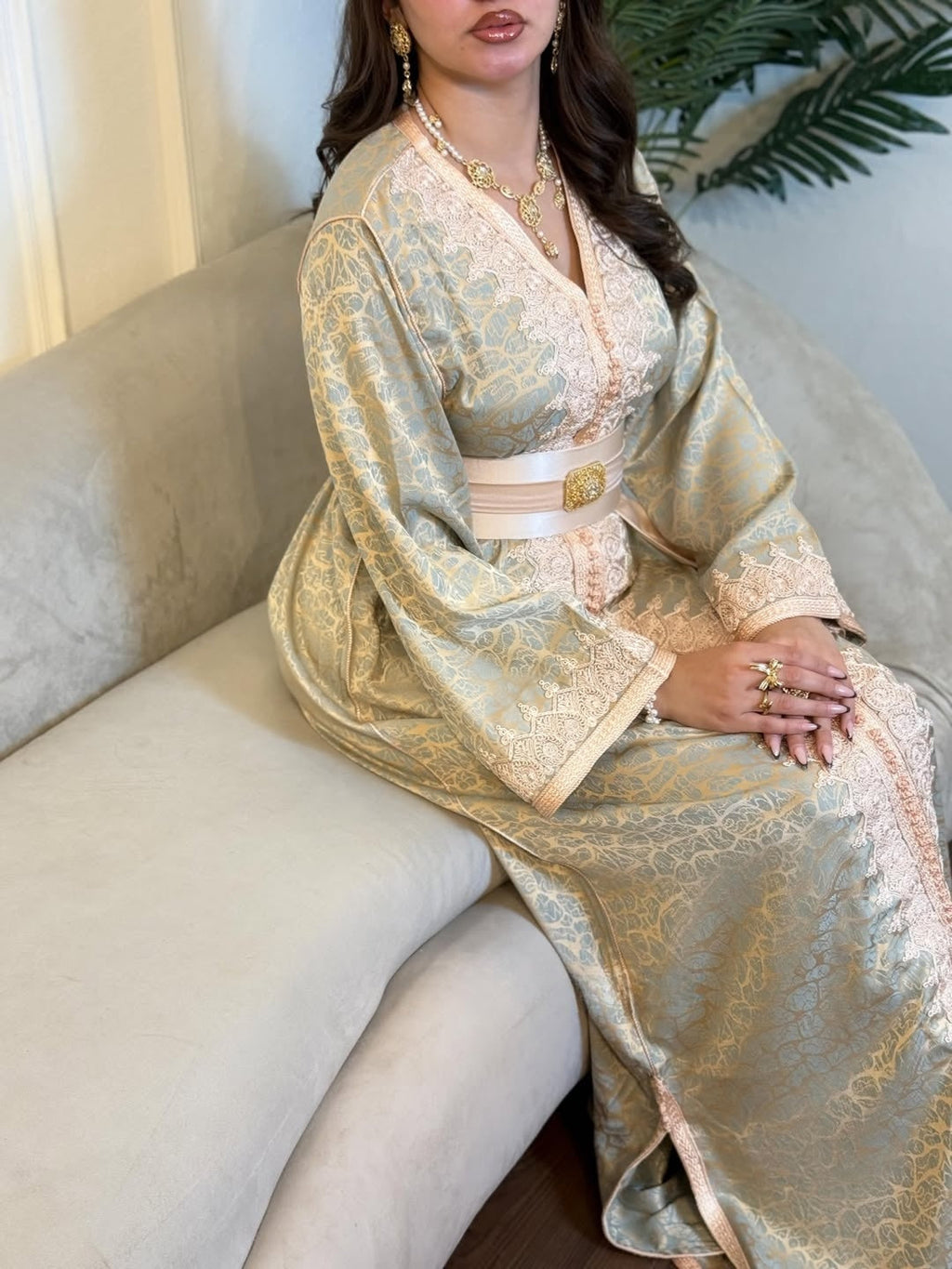 Kamkha Elegance Kaftan – Oriental Refinement & Feminine Allure