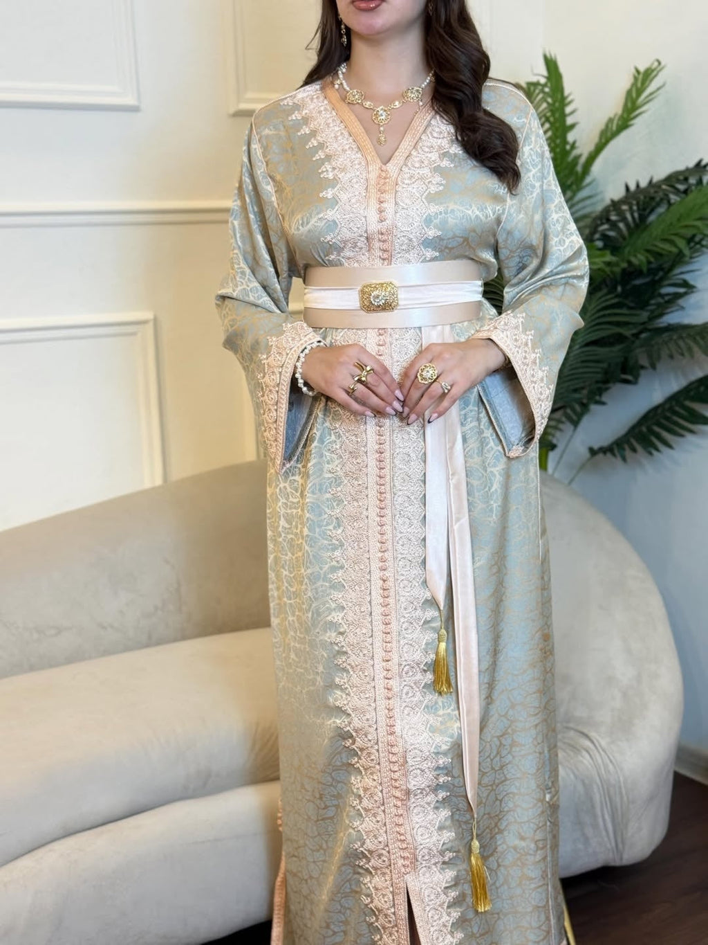 Kamkha Elegance Kaftan – Oriental Refinement & Feminine Allure