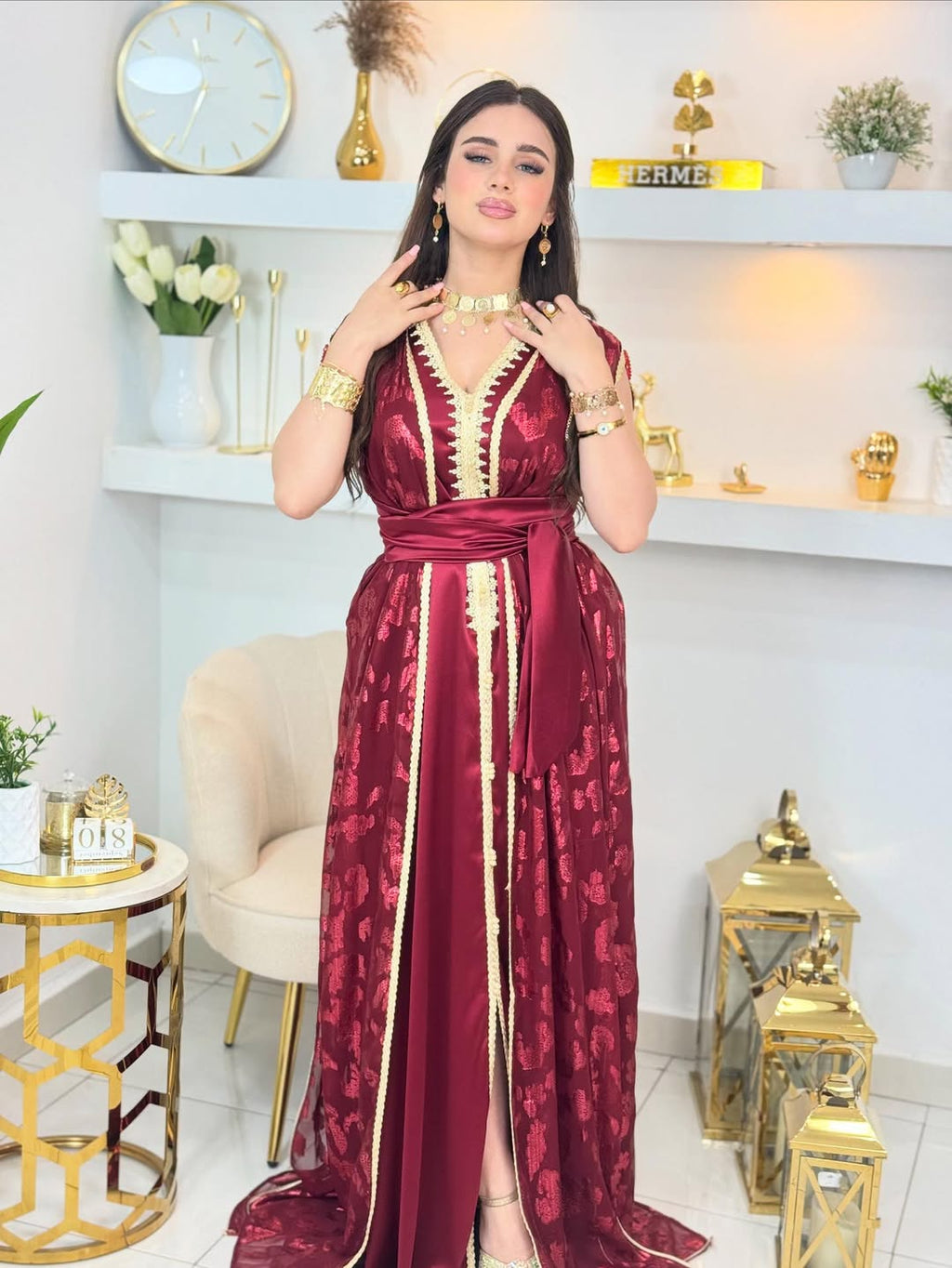 ✨ Garnet two-piece satin caftan with embroidered gold Tlija ✨