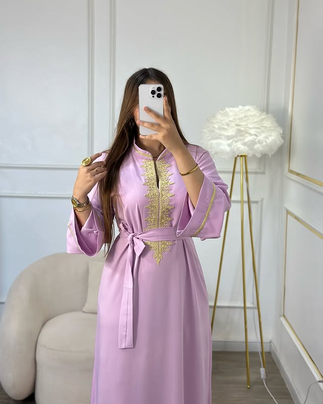 Elegant Lilac Caftan – Delicacy and Oriental Charm 🌸