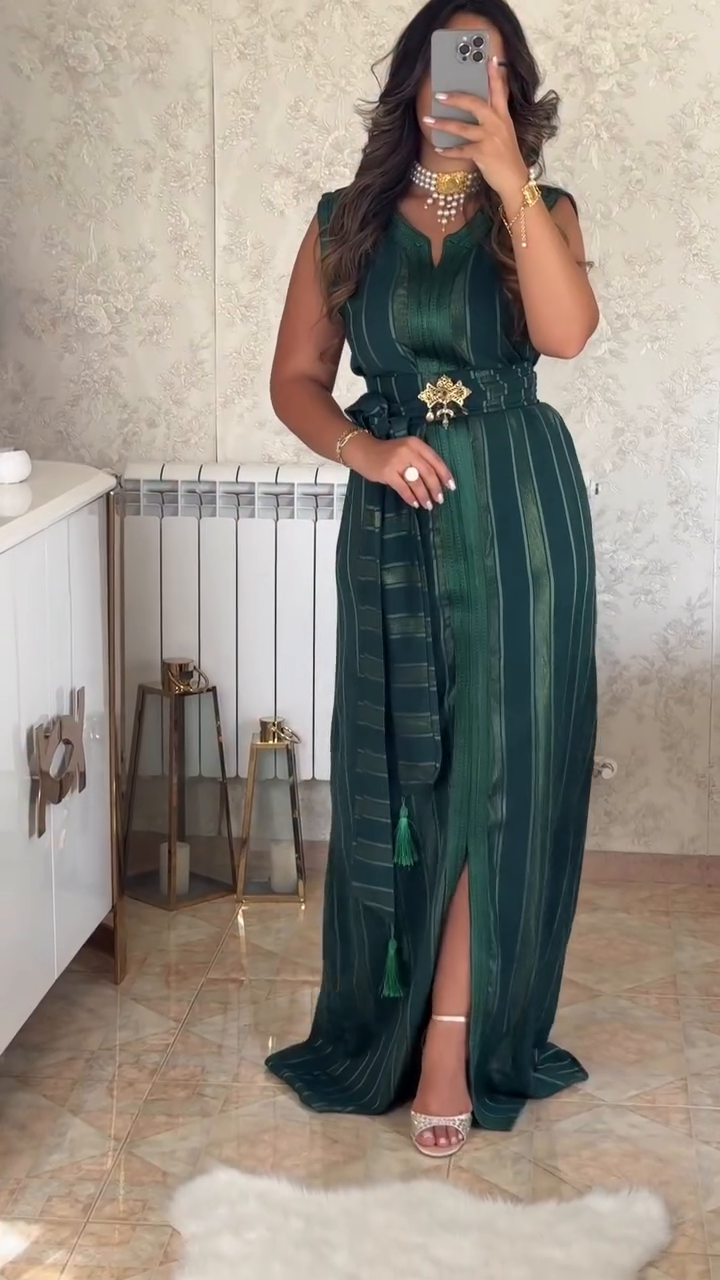 ✨ Emerald Green Nedjma Caftan – Timeless elegance and modernity ✨