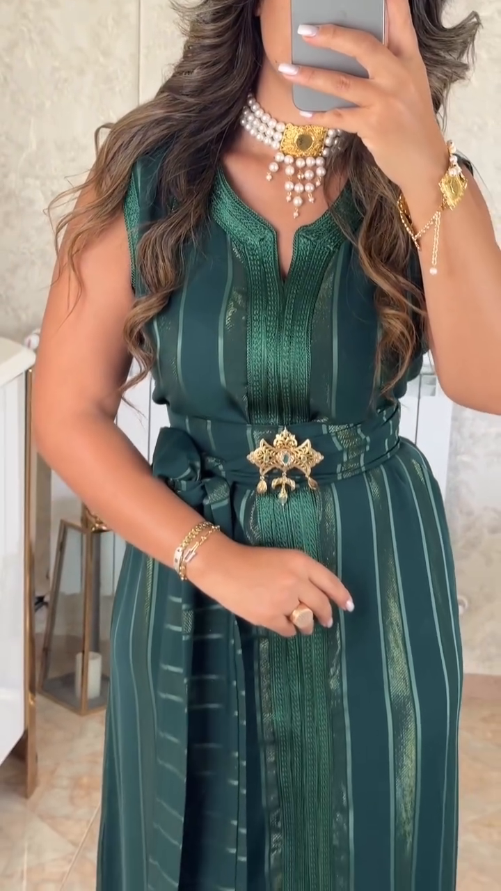 ✨ Emerald Green Nedjma Caftan – Timeless elegance and modernity ✨