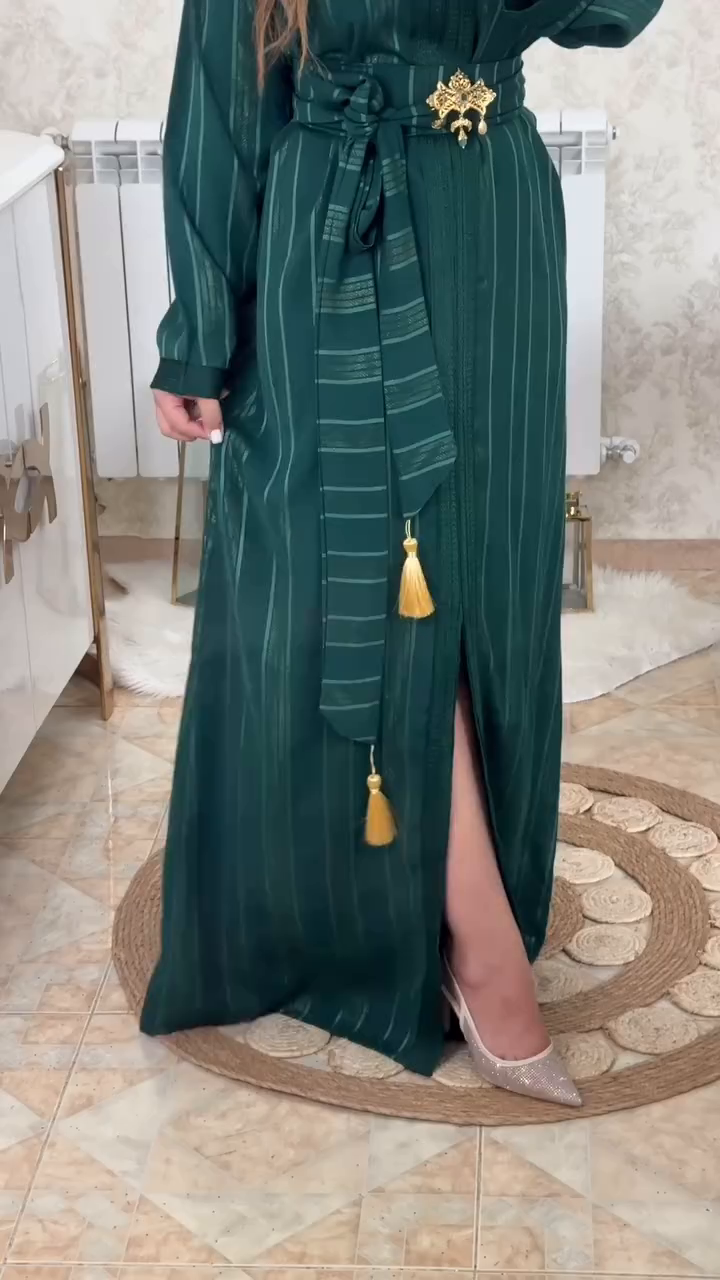 ✨ Emerald Green Nedjma Caftan – Timeless elegance and modernity ✨